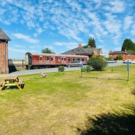The Waiting Room, Stoke Edith Station, Tarrington Hereford Exterior foto